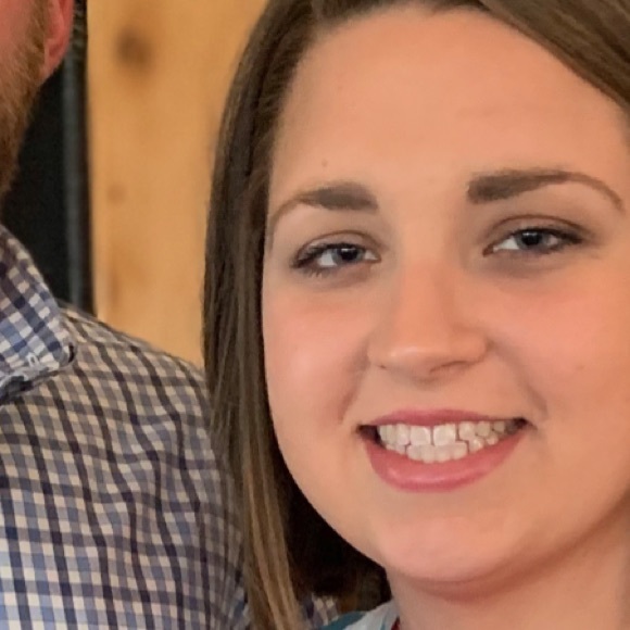 Meet your Posher, Danielle - Picture 1 of 1